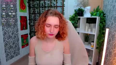 Snapshot of elis_cherry chatting on 12/14/25, 02:39 Elis online show from 12/14/25, 02:39