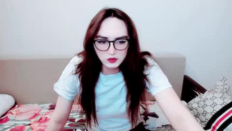 Snapshot of elisa_2001 chatting on 05/19/26, 12:05 Liza online show from 05/19/26, 12:05