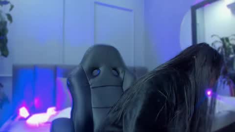 Elisa online show from 09/29/25, 08:35