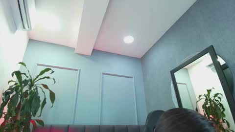 Elisa online show from 03/08/26, 08:34