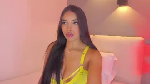 Snapshot of elisa_castrillon chatting on 07/03/26, 08:37 Elisa online show from 07/03/26, 08:37