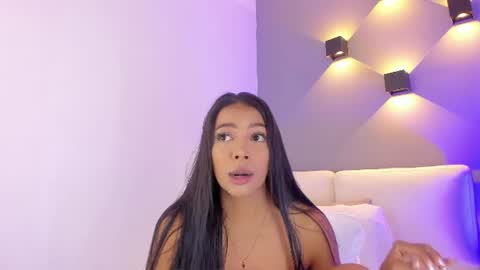 Snapshot of elisa_castrillon chatting on 07/15/26, 08:58 Elisa online show from 07/15/26, 08:58