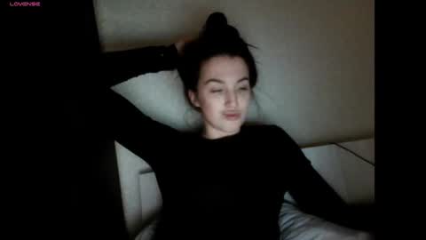 elisa_dove208 online show from 11/28/25, 06:10