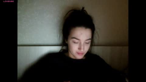 elisa_dove208 online show from 12/17/25, 05:30