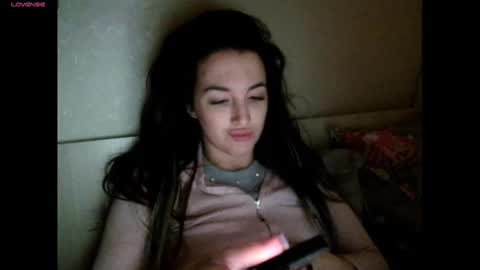 elisa_dove208 online show from 01/06/26, 03:49