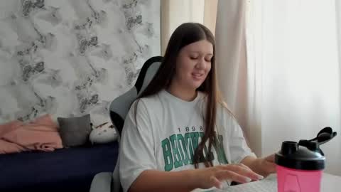 Aletta Oushen online show from 06/29/26, 10:15