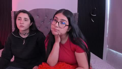 Elisa y Emma online show from 04/27/26, 05:44