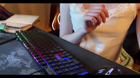 Snapshot of elisa_north chatting on 01/29/25, 05:24 Elisa North online show from 01/29/25, 05:24