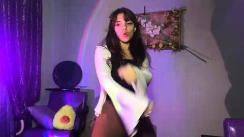 Snapshot of elisabethmikowski chatting on 04/07/26, 01:55 Elin online show from 04/07/26, 01:55