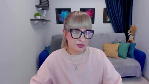 Elisabeth online show from 01/11/25, 02:25