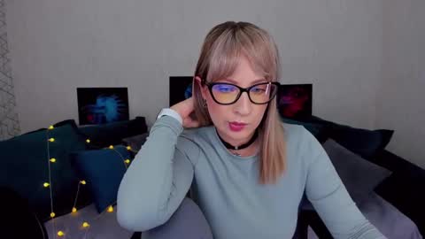 Elisabeth online show from 02/04/25, 02:32