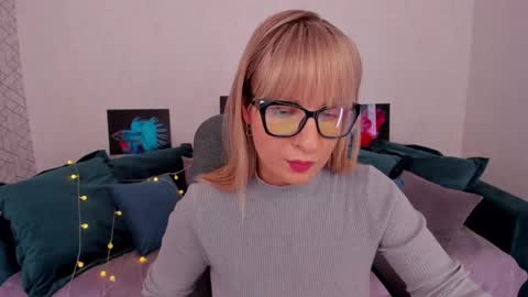 Elisabeth online show from 02/06/25, 11:32