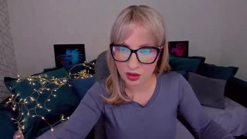 Elisabeth online show from 02/10/25, 04:47