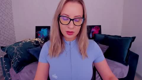 Elisabeth online show from 03/10/25, 12:26