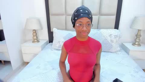 Snapshot of elisabettamonroy chatting on 10/02/25, 02:13 elisabettamonroy online show from 10/02/25, 02:13