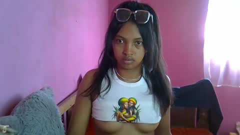 elisah01 online show from 05/19/26, 05:58
