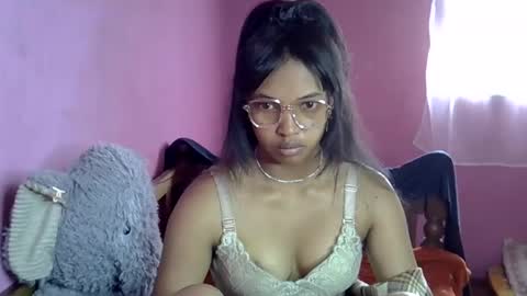 elisah01 online show from 06/01/26, 05:31