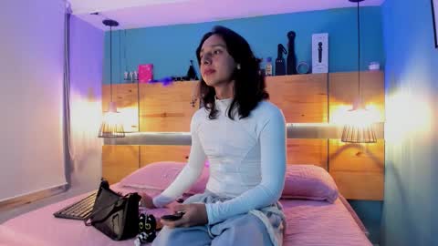 Snapshot of elisasue chatting on 02/24/26, 03:26 Elisa Sue online show from 02/24/26, 03:26