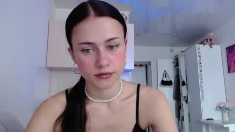 Elis online show from 06/02/26, 05:42
