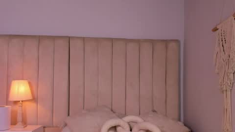 Snapshot of elise_diamond chatting on 04/30/26, 12:39 Elise diamond online show from 04/30/26, 12:39