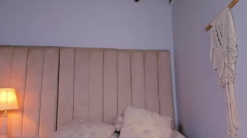 Snapshot of elise_diamond chatting on 05/01/26, 12:15 Elise diamond online show from 05/01/26, 12:15