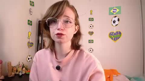 elise_nyx online show from 06/12/26, 11:31
