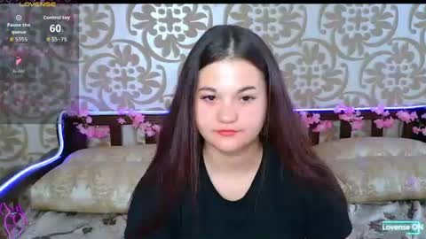 Snapshot of elisesmuse chatting on 07/08/26, 12:53 elisesmuse online show from 07/08/26, 12:53