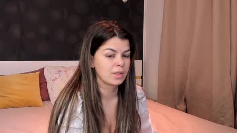 Elly online show from 12/15/24, 10:37