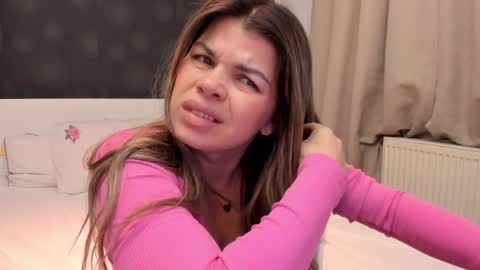 Elly online show from 03/30/26, 10:22