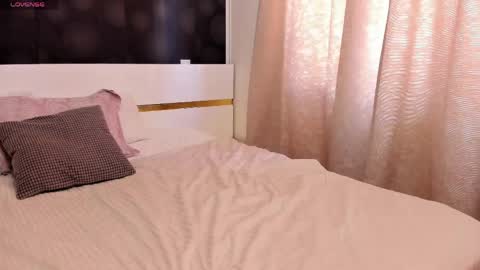 Elly online show from 05/15/26, 09:16