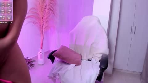 Elissa online show from 10/06/25, 02:31