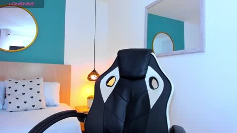 Snapshot of elissa_iris chatting on 03/11/25, 01:59 E L I S S A online show from 03/11/25, 01:59