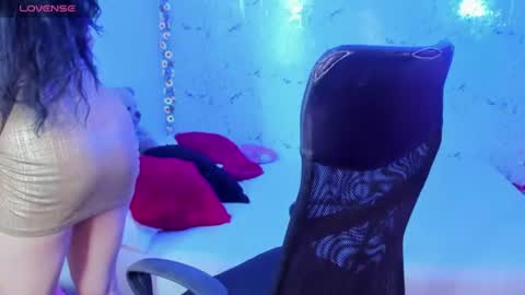 Snapshot of elissa_iris chatting on 07/07/26, 02:14 E L I S S A online show from 07/07/26, 02:14