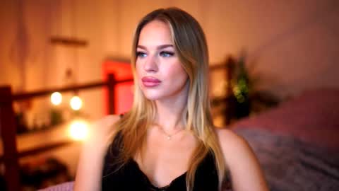 Sunflower  online show from 11/06/25, 05:25