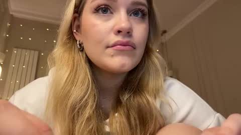 Stephanie online show from 02/09/26, 09:41