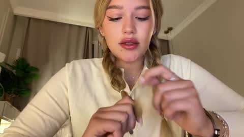 Stephanie online show from 05/22/26, 08:58