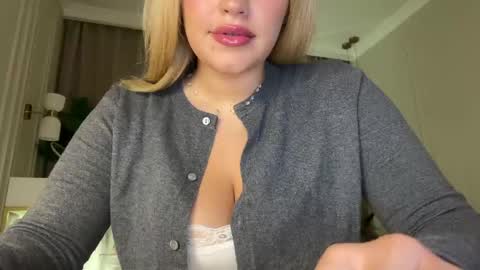 Stephanie online show from 05/31/26, 10:44