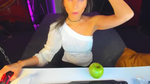 Elizabethangel online show from 12/11/24, 10:38