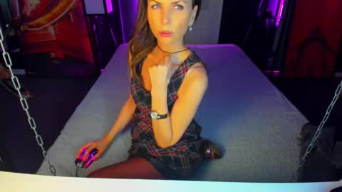 Elizabethangel online show from 03/10/25, 09:32