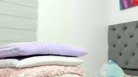 Snapshot of elizabeth_18_ chatting on 06/23/26, 03:15 ELIZA online show from 06/23/26, 03:15