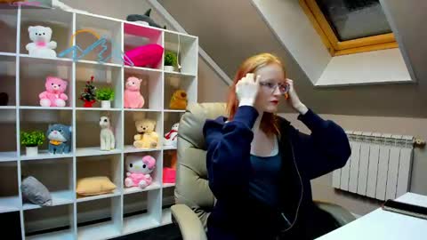 Elizabeth online show from 01/03/25, 01:27