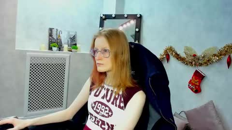 Elizabeth online show from 01/04/25, 01:31