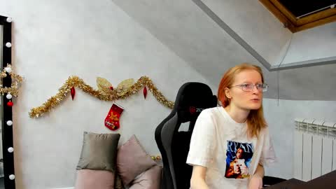 Elizabeth online show from 01/07/25, 01:38