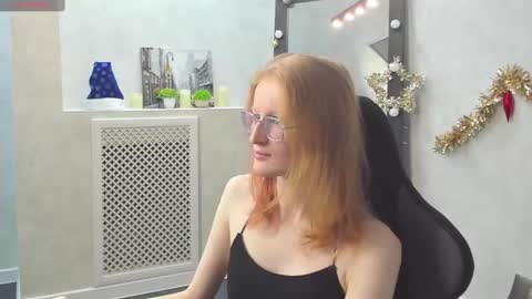 Elizabeth online show from 01/19/25, 01:00