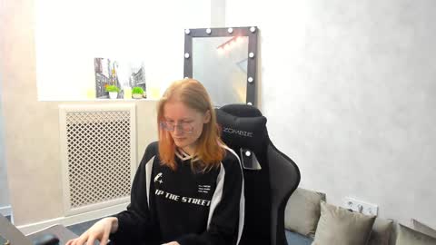 Elizabeth online show from 01/31/25, 08:22