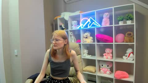 Elizabeth online show from 02/28/25, 09:15