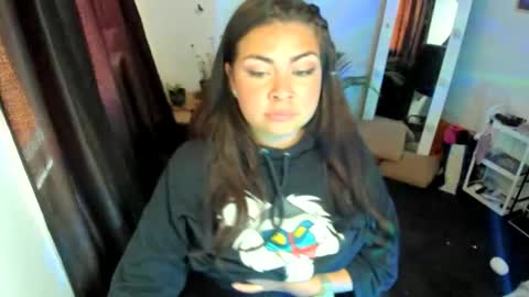 Elizabeth Martinez online show from 03/25/26, 05:19