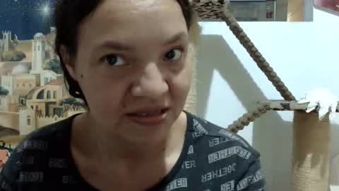 Elizabeth Martinez  online show from 01/06/25, 06:41