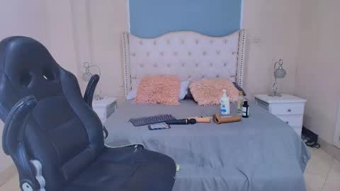 Elizabeth  online show from 05/15/26, 11:56