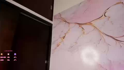 Elizabeth Swan online show from 03/10/26, 02:55